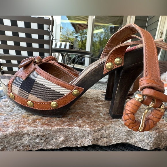 Burberry Brown Plaid Strappy Sandal Heels — Size 36 - Picture 4 of 4